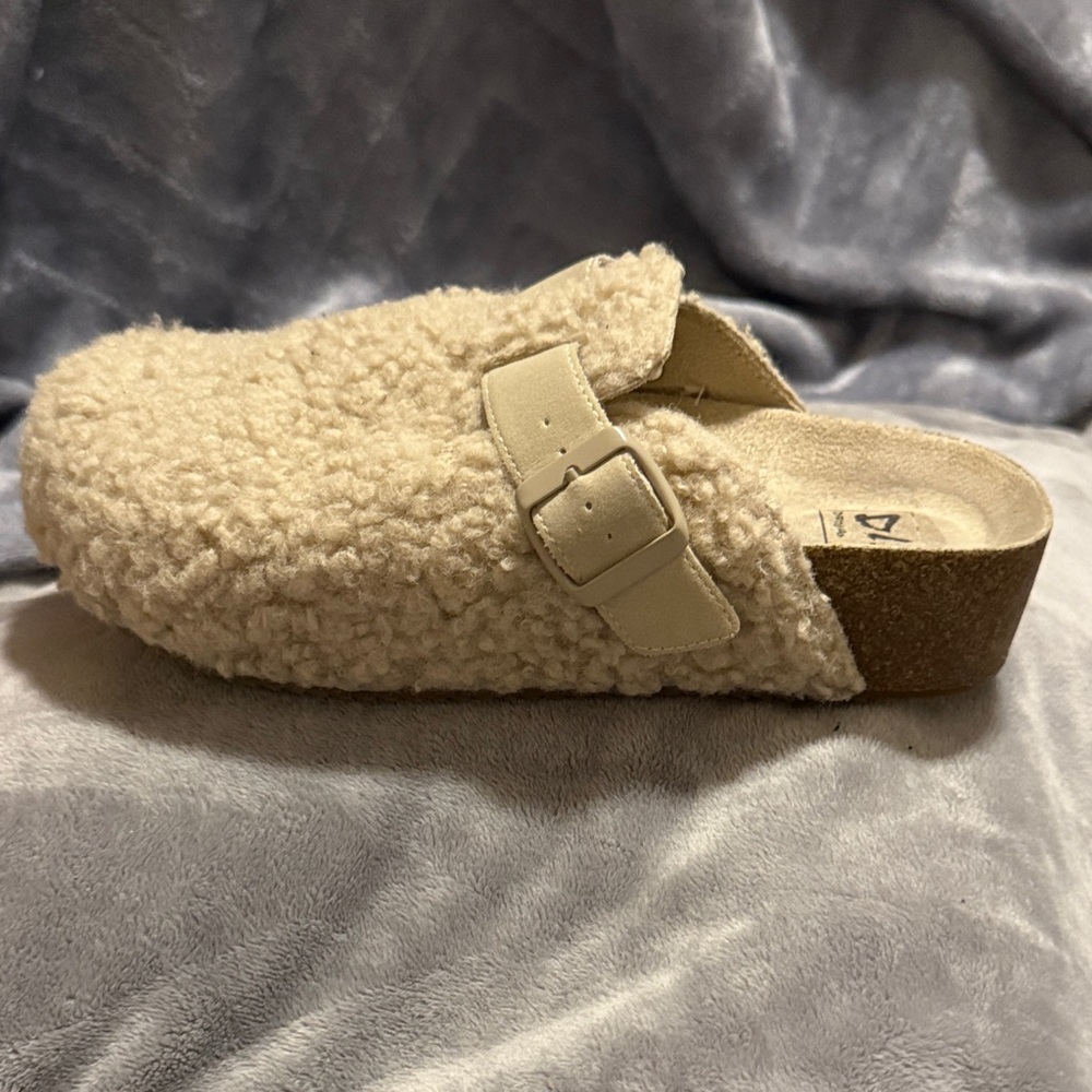 Dirty Laundry Cream Sherpa Slip-On Mules with Buckle - Picture 3 of 7